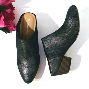 NWOT BCBG Lori Metallic Suede Mules Shoes Women's Size 6.5 Heels 1.5"